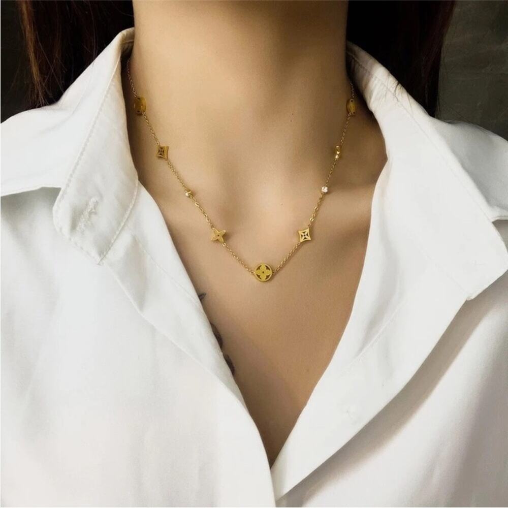 18k Gold Plated Designer Four Leaf Clover Necklace - Picture 4 of 6